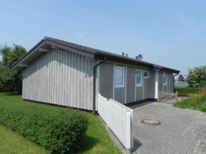 B4 Freistehendes Ferienhaus direkt am Binnensee